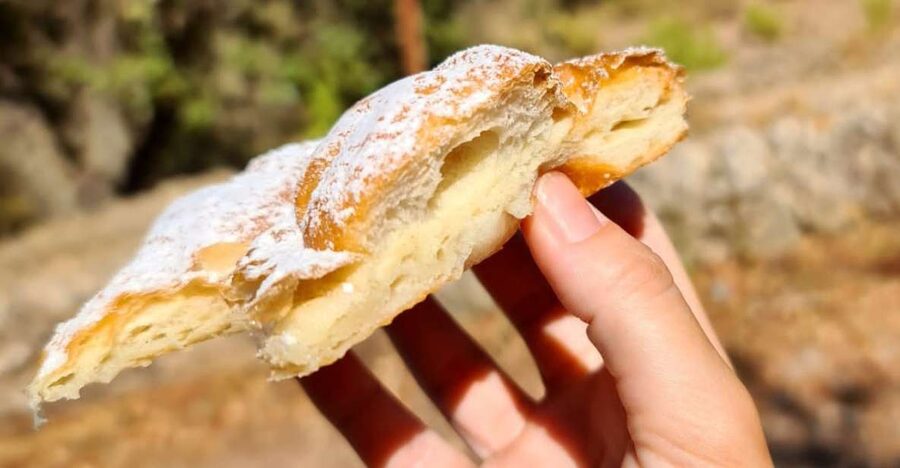 Mallorca: Day Trip to Hidden Gems of Tramuntana with Lunch - Lunch at the heart of Mallorcan simplicity: pa amb oli plus gató