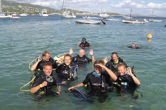 Mallorca: Discover Scuba Diving from the beach - Gear, insurance, and safety: the practical stuff that matters