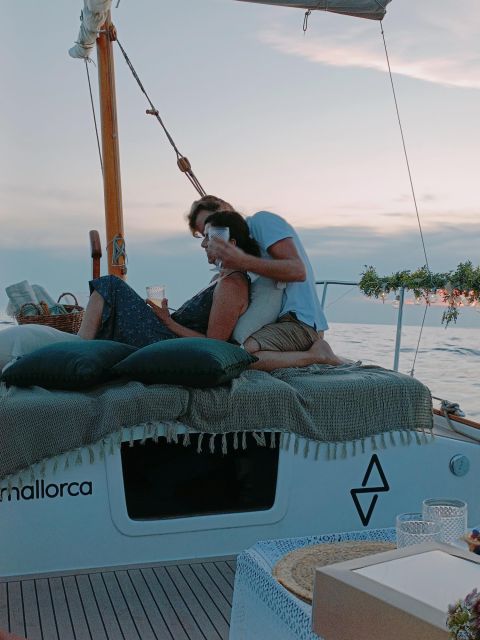 Mallorca: Eco charter experience - Drinks, aperitive, and having your captain adjust the day