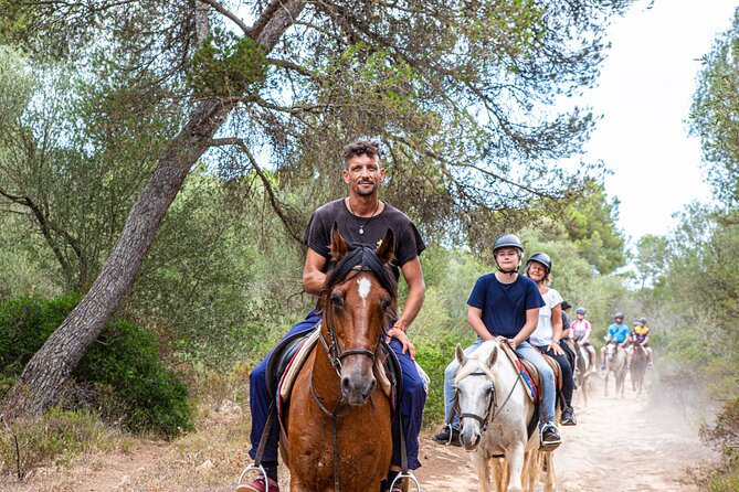 Mallorca Evening Tour: Horseback Riding, Dinner and Dance - Dinner at the ranch: BBQ, simple drinks, and the sangria flow