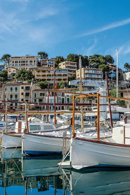 Mallorca: Full-Day Island Tour by Train, Tram, and Boat - The vintage train back toward Palma: the photo moment you’ll remember