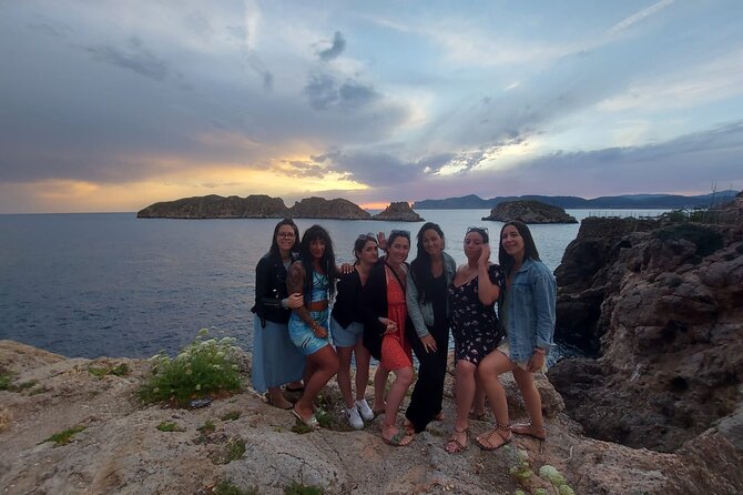 Mallorca Full-Day VIP Tour: Valldemossa, Deià & Sóller Experience - Stop 3: Deià village charm and scenic framing