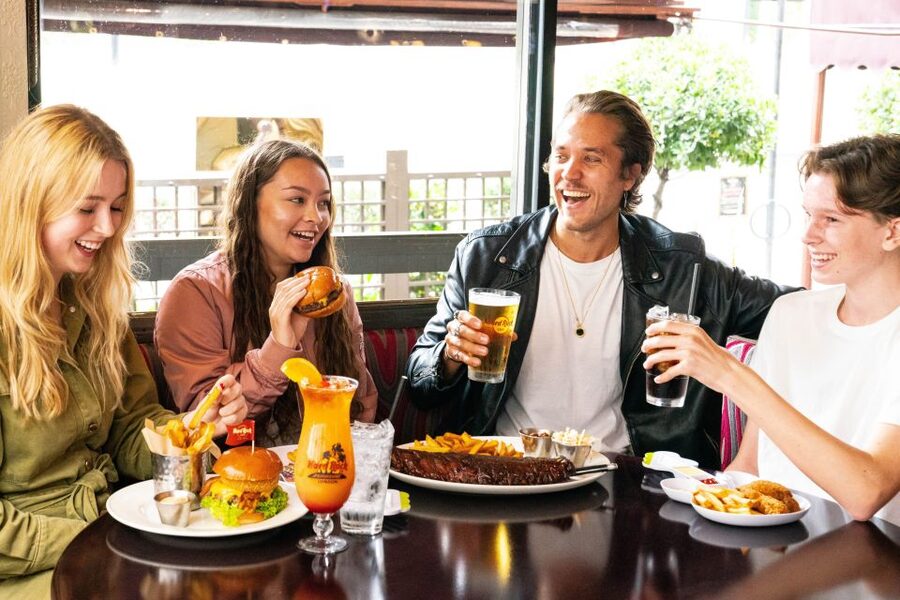 Mallorca: Hard Rock Cafe Entrance with Lunch or Dinner - Key things to know before you go