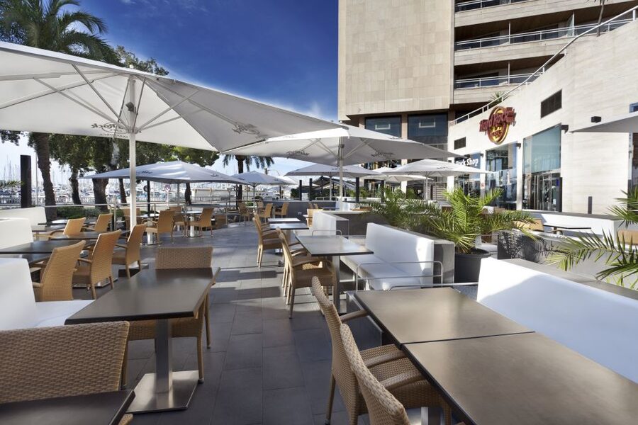 Mallorca: Hard Rock Cafe Entrance with Lunch or Dinner - The rock memorabilia walk-through: Beatles, Elvis, Kiss, U2