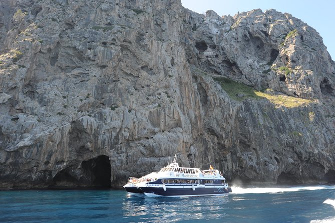 Mallorca in One Day Sightseeing Tour with Boat Ride and Vintage Train - Timing, Crowds, and the One Thing You Can Control