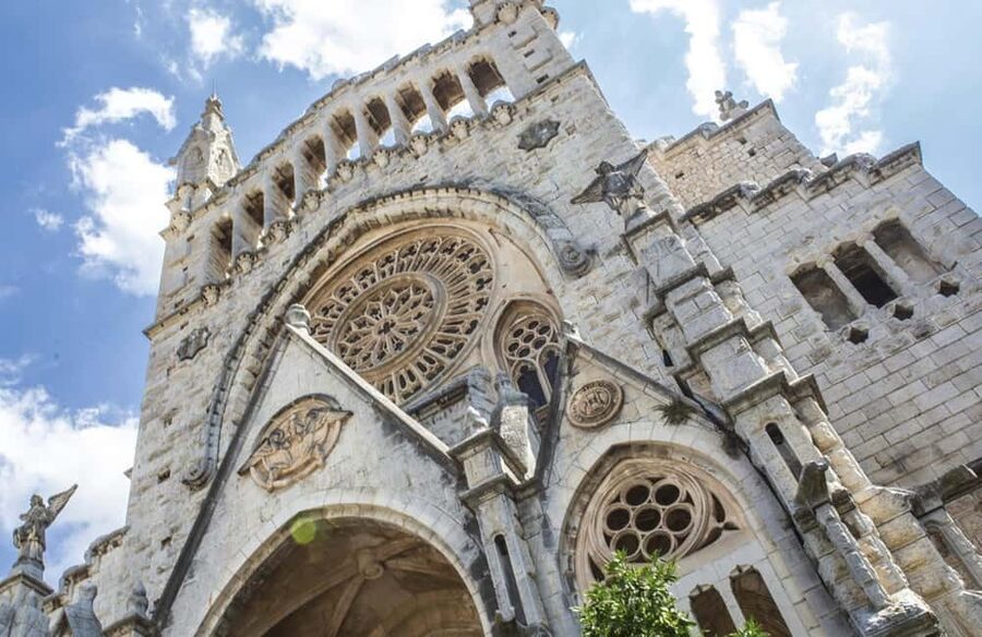 Mallorca Island Tour with Boat, Train, Tram and Bus - Port de Sóller and the tram to Sóller: a locals-first feeling