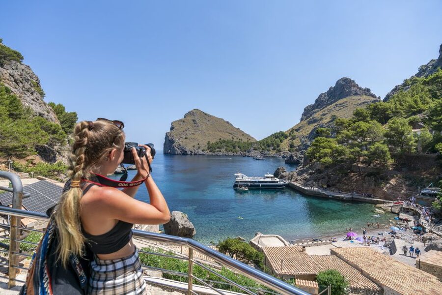 Mallorca: Island Tour with Boat, Tram & Train from the South - Lunch, Breaks, and What to Pack for This Kind of Day