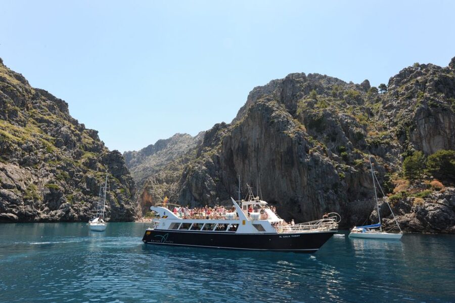 Mallorca: Island Trip by Train, Tramway, and Boat - Sóller Station stop: free MIRO etchings and PICASSO ceramics