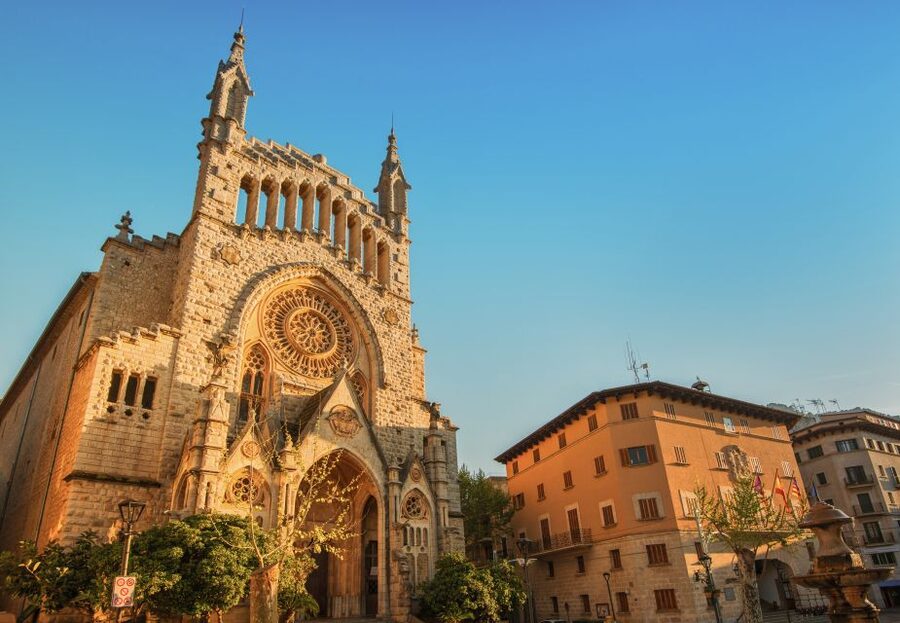 Mallorca: Island Trip by Train, Tramway, and Boat - Tram to Sóller Port: a simple rhythm every 30 minutes
