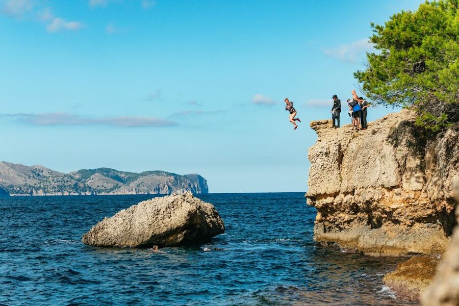 Mallorca: Kayaking, Sea Cave, Cliff Jumping & Snorkel Tour - What the day feels like: fast pace, guided safety, and mixed group energy