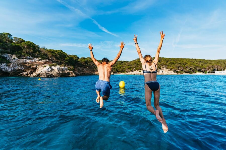 Mallorca: Midday or Sunset Sailing with Snacks and Open Bar - First cruise segment: sailing the Bay of Palma with snacks and stories
