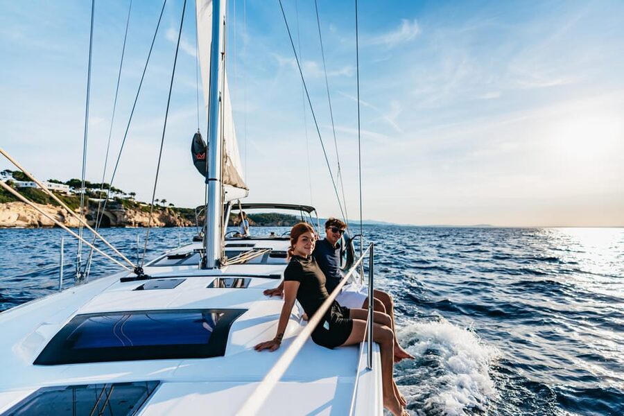 Mallorca: Midday or Sunset Sailing with Snacks and Open Bar - The anchoring hour: swimming platform time (and snorkeling you can actually use)