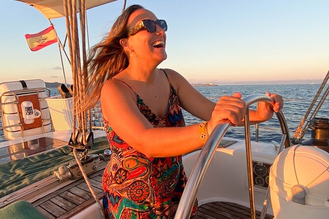 Mallorca Private Half-Day Sailing Experience with Tapas & Drinks - Passing La Seu (Cathedral of Mallorca) From the Sea