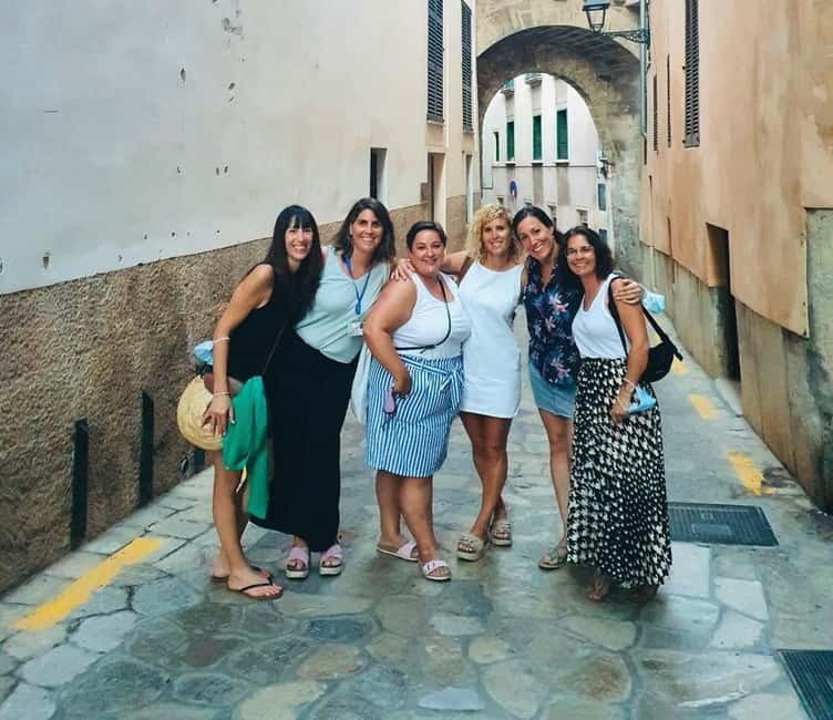 Mallorca: Private Tour with Ensaïmada & Fast Cathedral Entry - Starting at CaixaForum Palma: an easy first step into old Palma