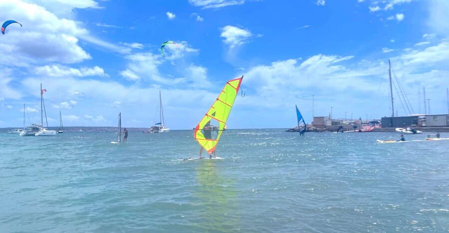 Mallorca: Private Windsurf Lesson - The Private Instruction Advantage: Max 4, One Coach
