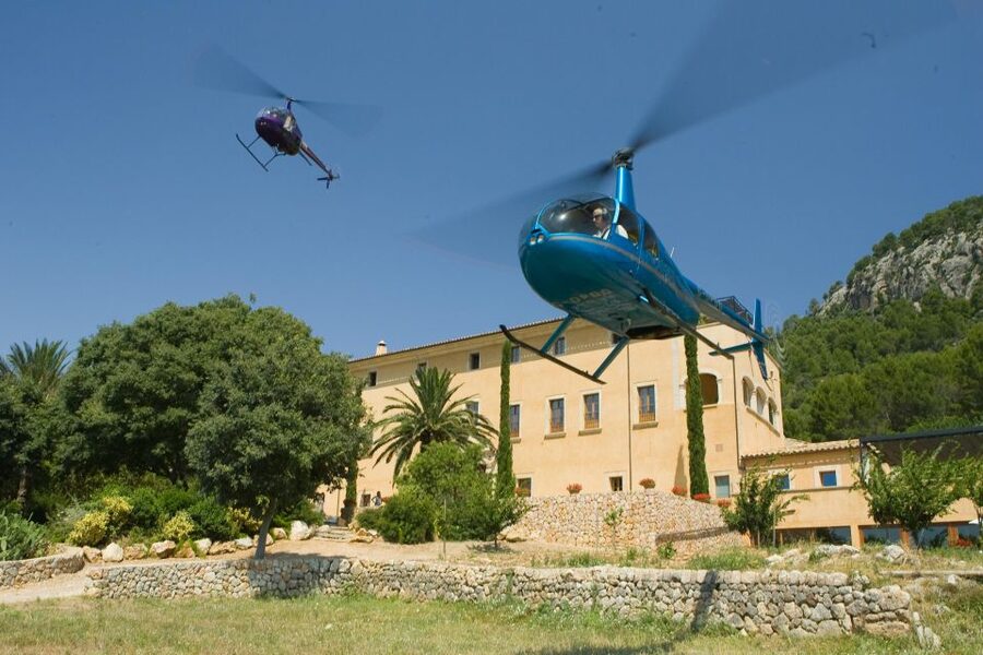 Mallorca: Scenic Helicopter Tour Experience - Entering Son Bonet and Finding the Helicopter Centre
