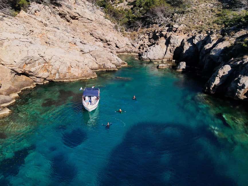 Mallorca: Snorkeling tour with diving instructor from a boat - Cap de Formentor - Getting Ready at SCUBANEO: Clean Gear, Real Fit, and a Warm Wetsuit