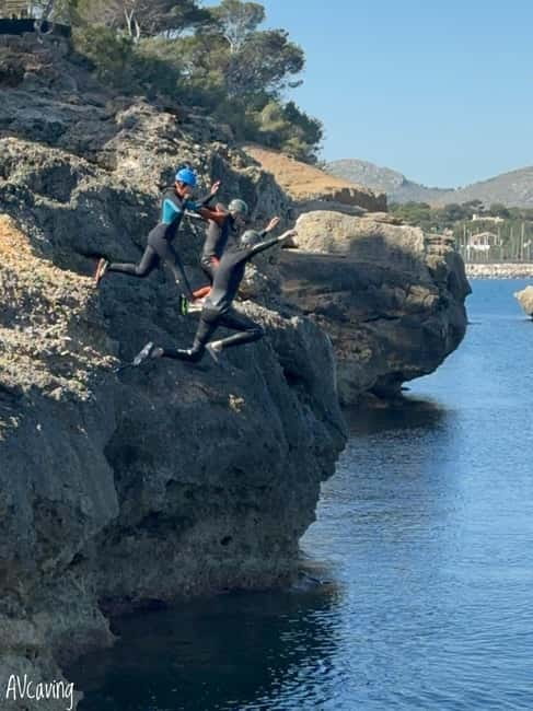 Mallorca: Speleo-Coasteering Tour along the Coast of Alcudia - Safety and guidance: why you should care about the people on the rocks