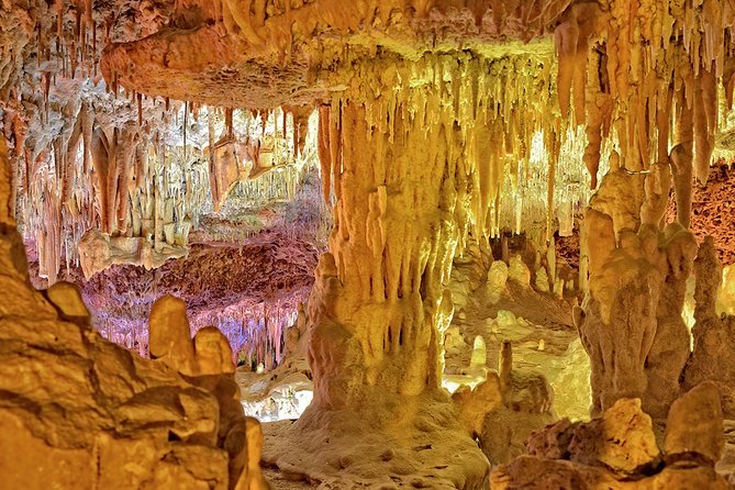 Mallorca Tour: Hams Caves and Pearl Shop with Hotel Pick up - Perlart in Manacor: Pearls, the factory-shop format, and what you’re actually buying time for