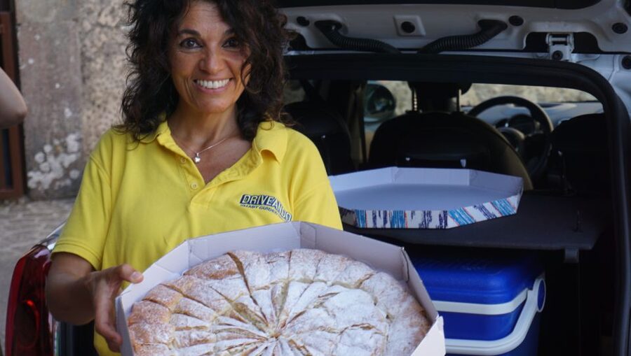 Mallorca: Tramuntana Mountains Tour with Local Guide & Lunch - Serra de Tramuntana viewpoints plus local snacks