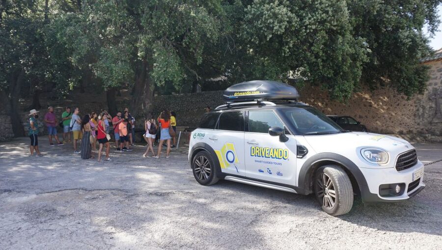 Mallorca: Tramuntana Mountains Tour with Local Guide & Lunch - Radio guidance for self-drive: how it makes your day easier