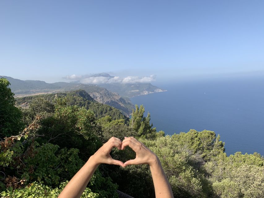 Mallorca: Tramuntana Mountains Tour with Local Guide & Lunch - Valldemossa hermitage walk and that local pastry moment
