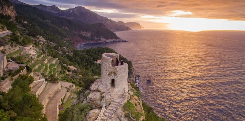Mallorca: Unveiling the Island's Hidden Gems Guided Day Tour - Leaving the mountains: how the flatland lunch fits the story