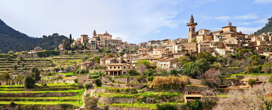Mallorca: Valdemossa and Port of Soller Coca of Potato - The 5-hour coach format: why it works and what to expect