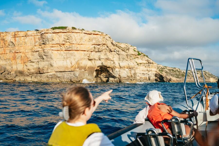 Palma Bay: 1-Hour Speedboat Adventure - Captain and Guide Energy: When the Trip Feels Personal
