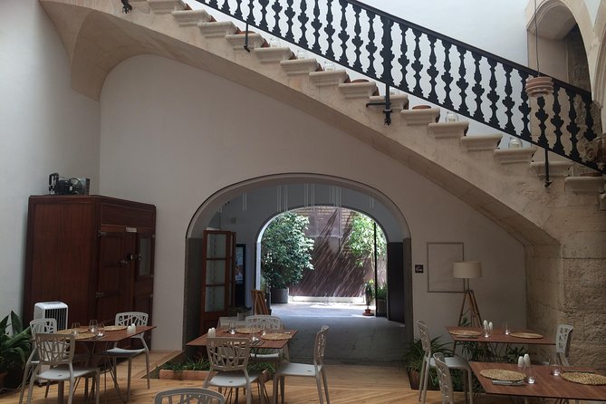 Palma de Mallorca Cultural and Foodie Tour - Stop 4: historic city hall—where civic life shows up