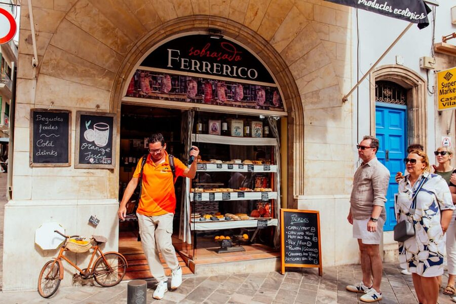 Palma de Mallorca: Foodie Walking Tour of the Old Town - Starting at Parc del Mar: a calm launch into Palma’s Old Town