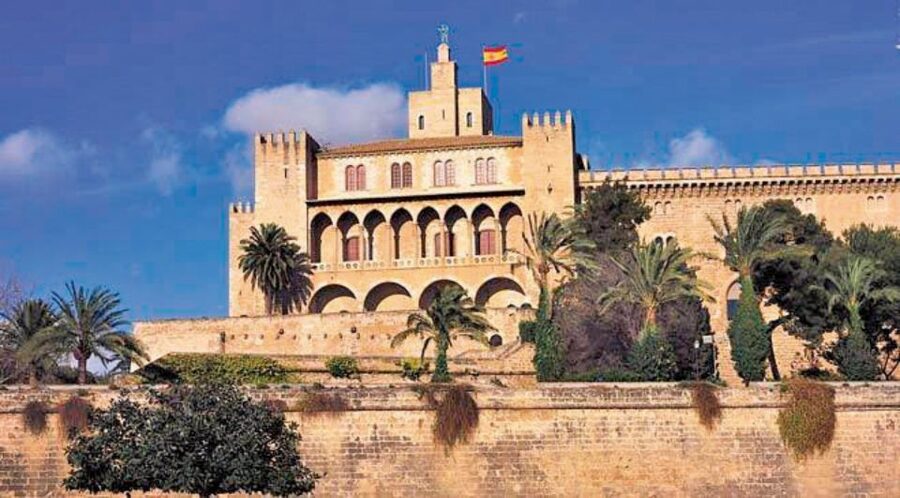 Palma de Mallorca: Free time in Palma & Boat Tour - Two-for-one day: Palma by bus and a Marco Polo Bay cruise