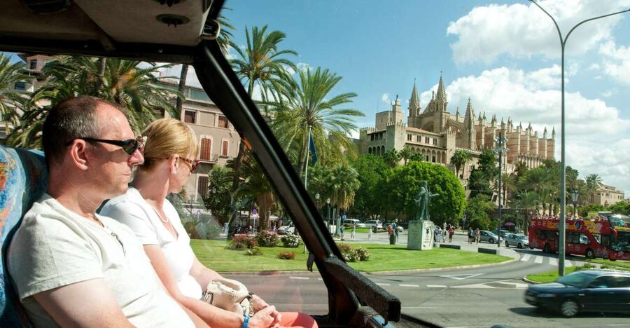 Palma de Mallorca: Full-Day Tour with Departure Options - The guided sightseeing piece: top attractions plus a port look