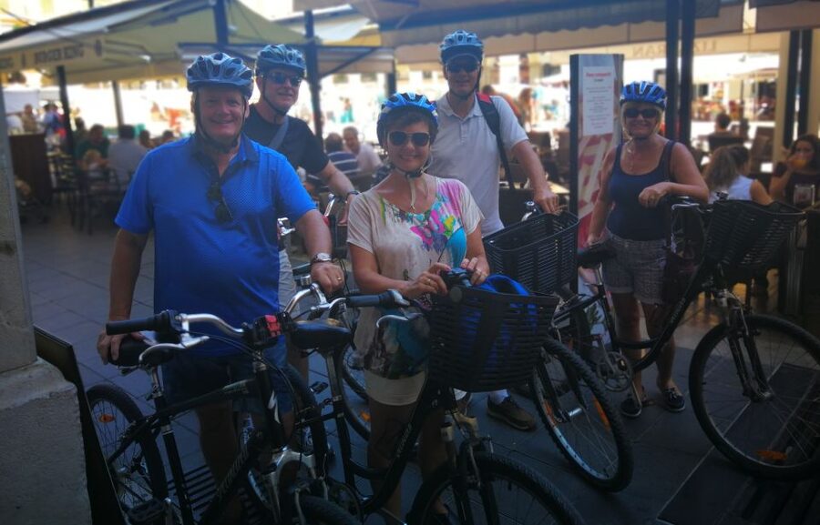 Palma de Mallorca: Guided Bicycle Tour with Tapas & a Drink - Why Palma looks better at bike speed