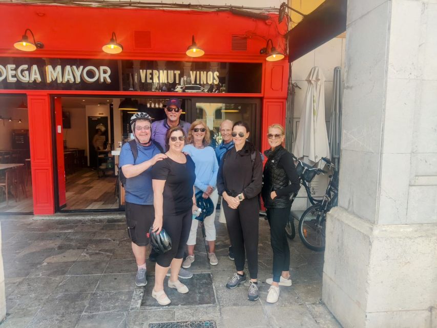 Palma de Mallorca: Guided Bicycle Tour with Tapas & a Drink - From the seafront to La Seu: views you can actually enjoy