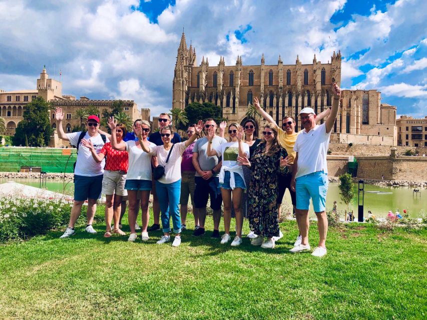 Palma de Mallorca: Guided Bicycle Tour with Tapas & a Drink - Santa Clara convent stop and the sweet-tooth option