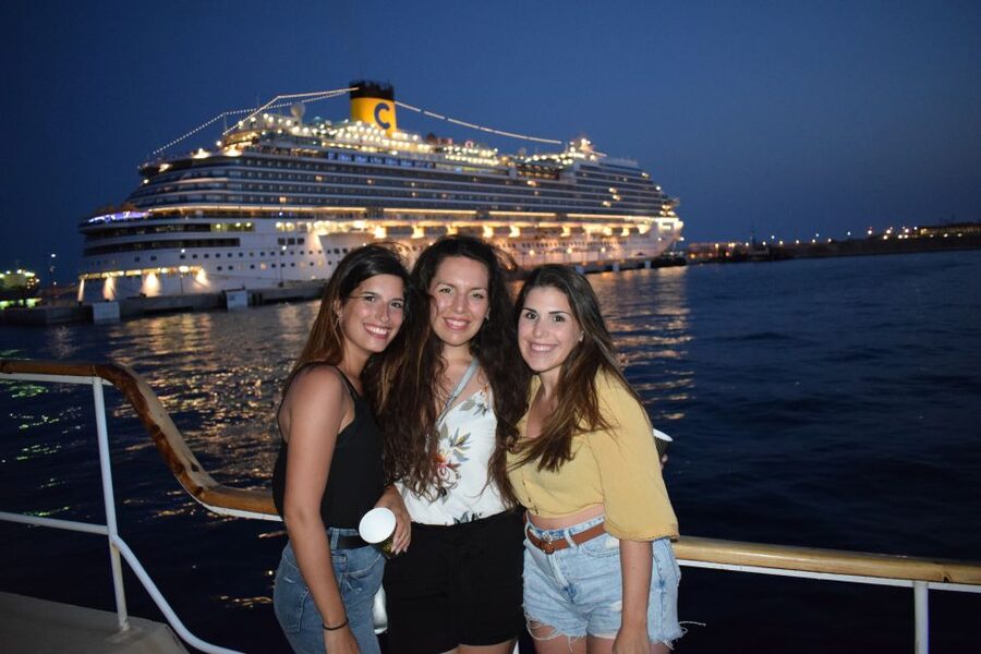 Palma de Mallorca: Night Boat Party with Live DJ - Palma Bay after dark, with DJ energy