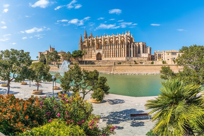 Palma de Mallorca: Out of the Crowds Walking Tour - Las Ramblas and Plaça Major: stories in the places you already see