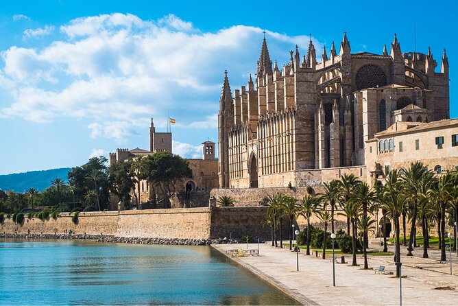 Palma de Mallorca: Out of the Crowds Walking Tour - Jardins del Rei (Royal Gardens): viewpoints you’ll remember
