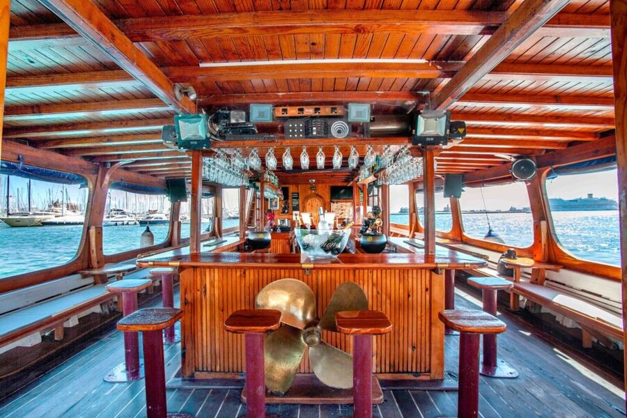 Palma de Mallorca: Palma Bay Boat Tour with Snorkeling - Getting Comfortable on Deck: Solarium, Sofas, and Shade Strategy