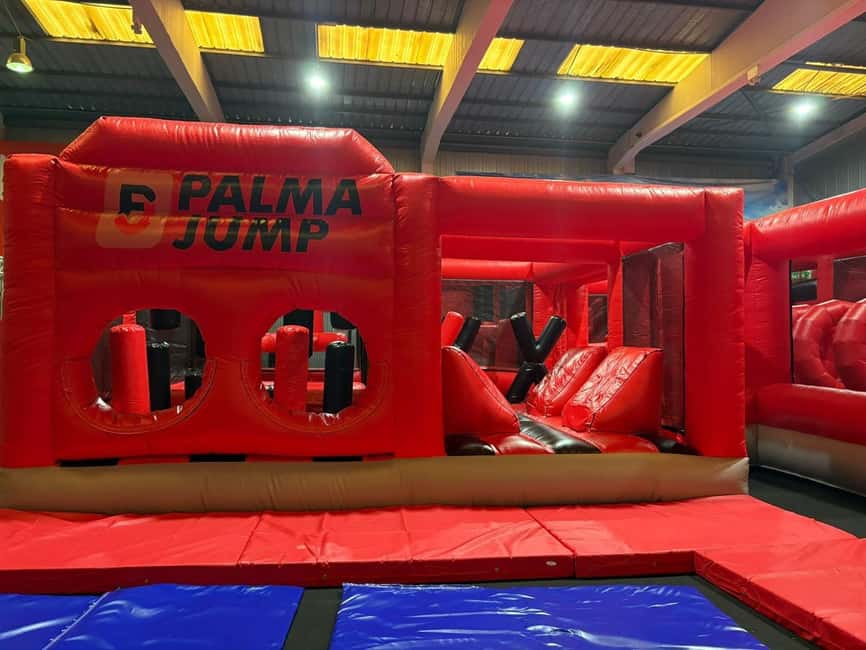 Palma de Mallorca: Palma Jump Trampoline Park Entry Ticket - Slackline on 7 Meters of 50mm Focus