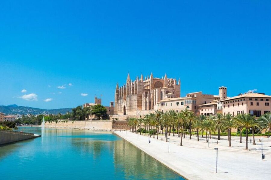 Palma de Mallorca: Private custom tour with a local guide - Key Points at a Glance