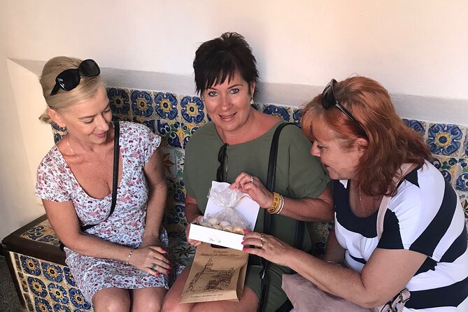 Palma de Mallorca: PRIVATE Local Food And Cathedral Experience - Palma’s old streets: history you can walk, not just read