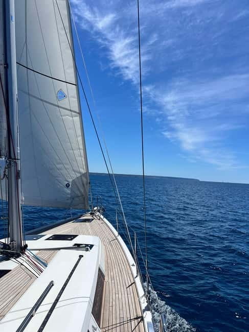 Palma de Mallorca: Sailing Tour with Drinks and Tapas - Getting To Club de Mar: parking and the exact meeting spot