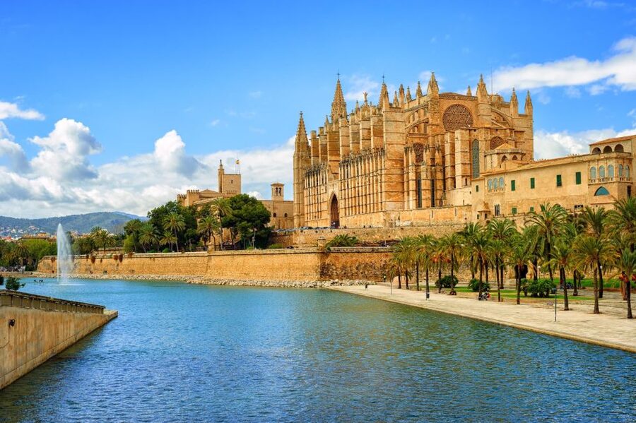 Palma de Mallorca: Self-Guided Audio Tour - Windmills and the Push Toward Bellver Castle