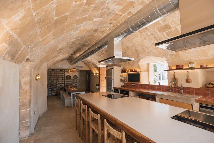 Palma de Mallorca: Spanish Cooking Experience - The 3-hour flow: from welcome snacks to shared table