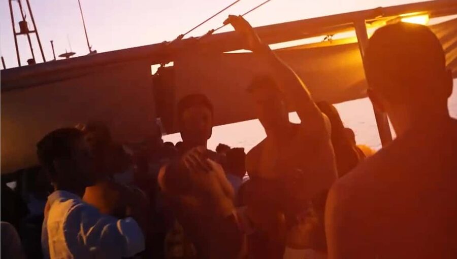 Palma de Mallorca: Sunset Boat Party with DJ and Animation - What this Palma catamaran party is really like (19:30 to 22:30)