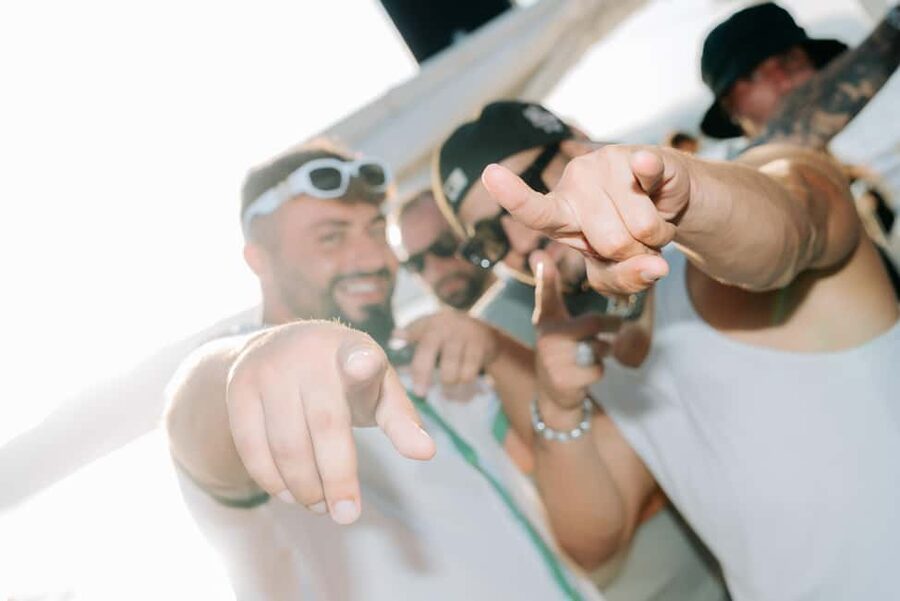 Palma de Mallorca: Sunset Boat Party with DJ and Animation - Event languages and crew support