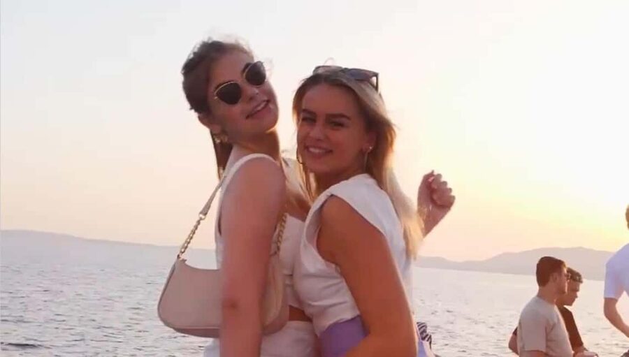 Palma de Mallorca: Sunset Boat Party with DJ and Animation - How the included drink and shot setup changes the vibe