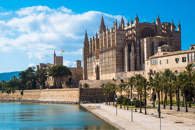 Palma de Mallorca: Walking Tour, Cathedral & Local Tasting - Starting at CaixaForum Palma: Your Convenient Orientation Point